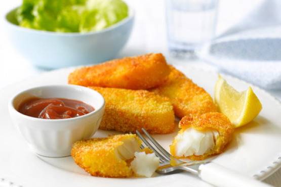 8 FISH FINGERS, CHIPS & SALAD