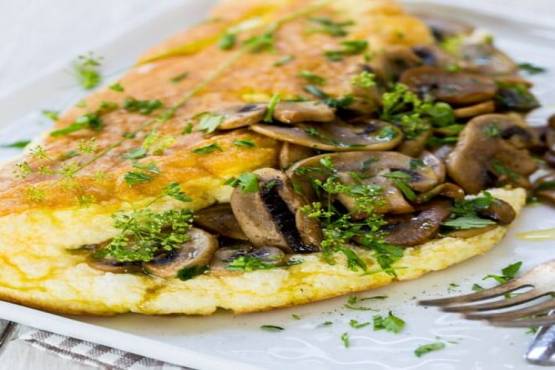 MUSHROOM OMELETTE