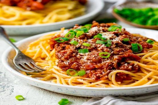 SPAGHETTI BOLOGNAISE