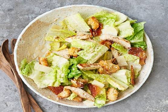 CHICKEN CAESAR SALAD