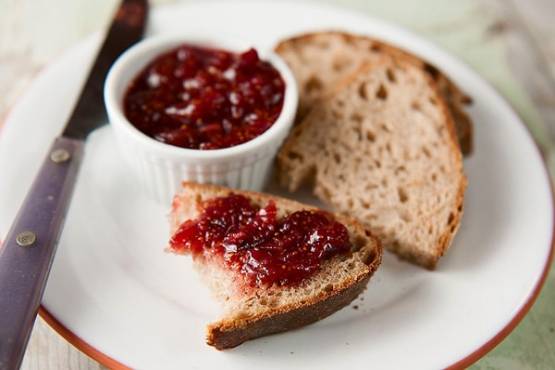 TOASTS WITH JAM OR MARMALADE 