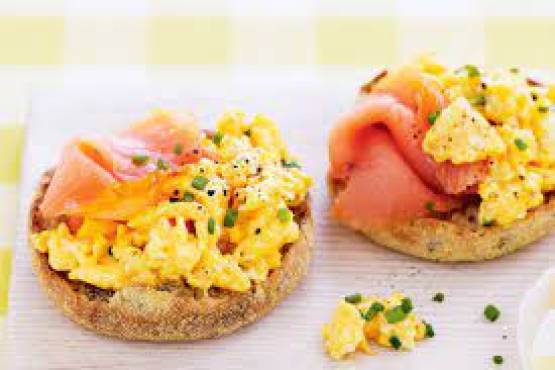 SCRAMBLED EGGS WITH SALMON 